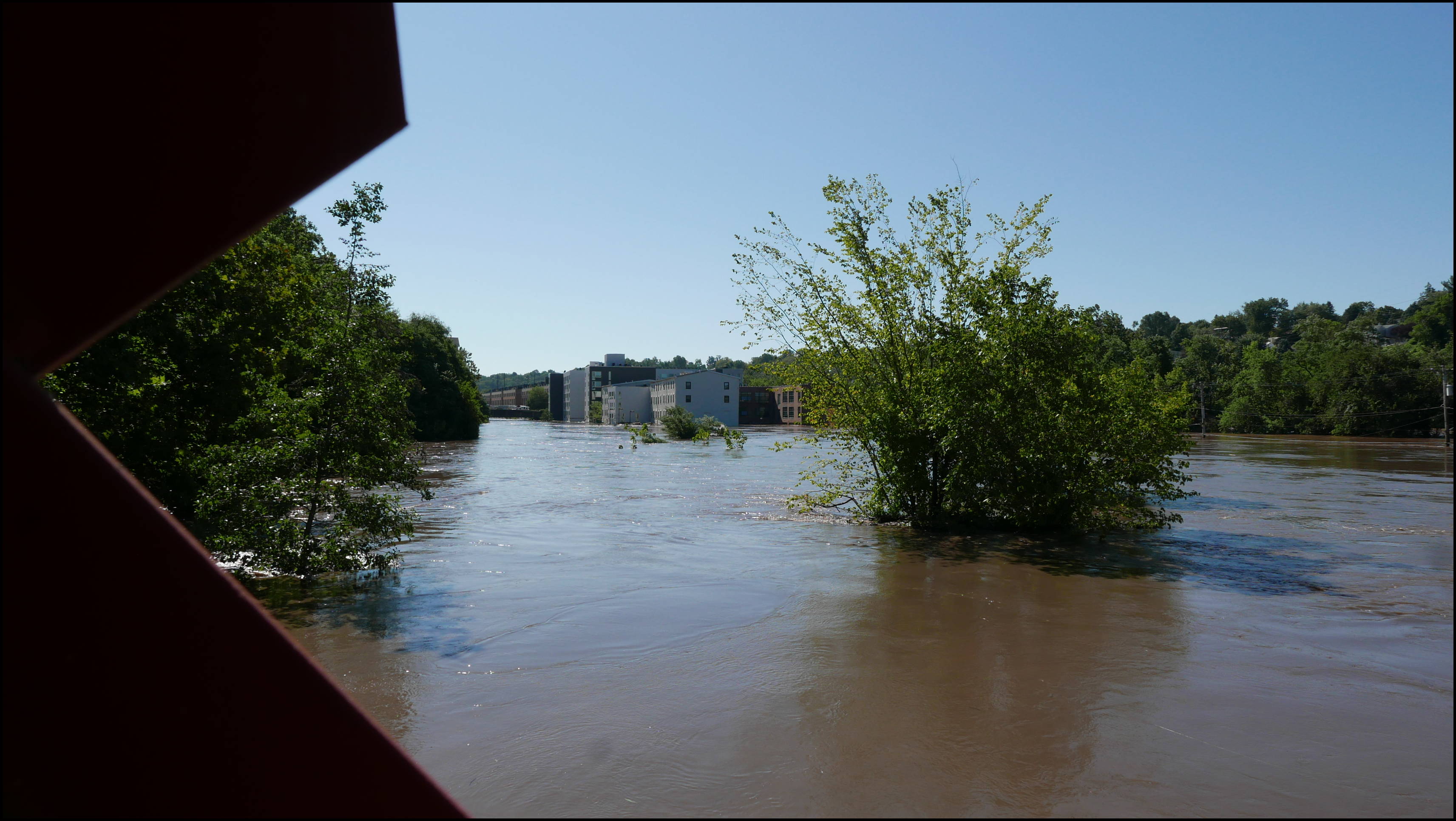 Fountain Street Steps and Flat Rock Road -- View towards Venice Lofts