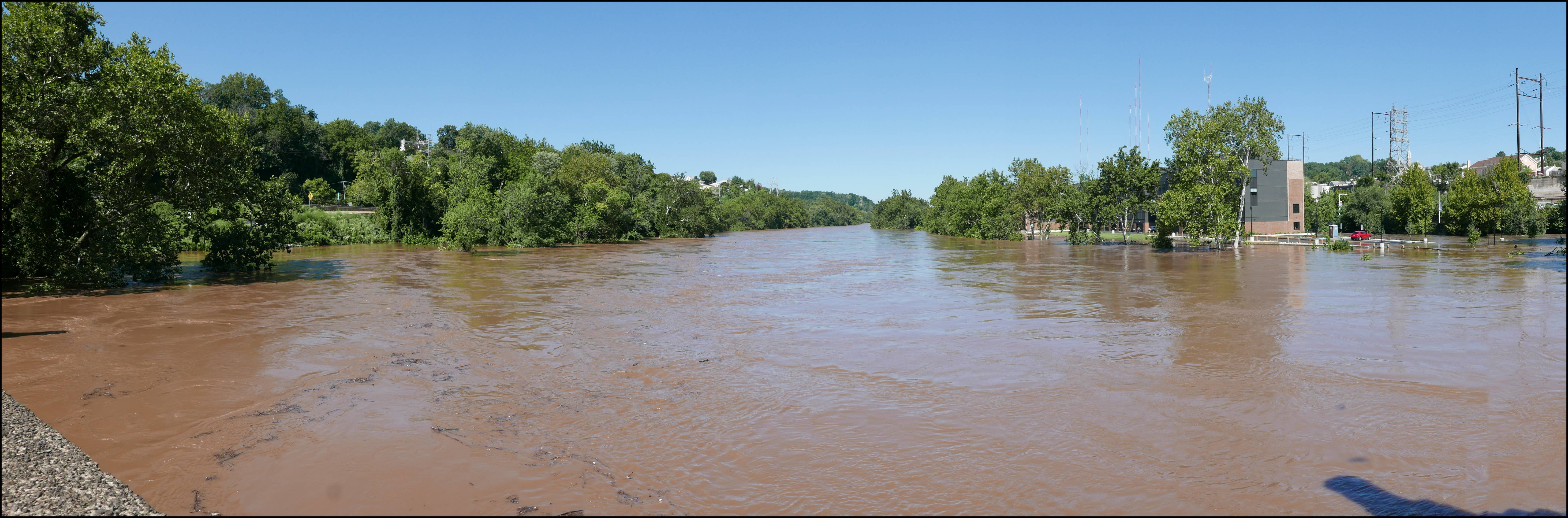 Views from the Green Lane bridge -- View up river