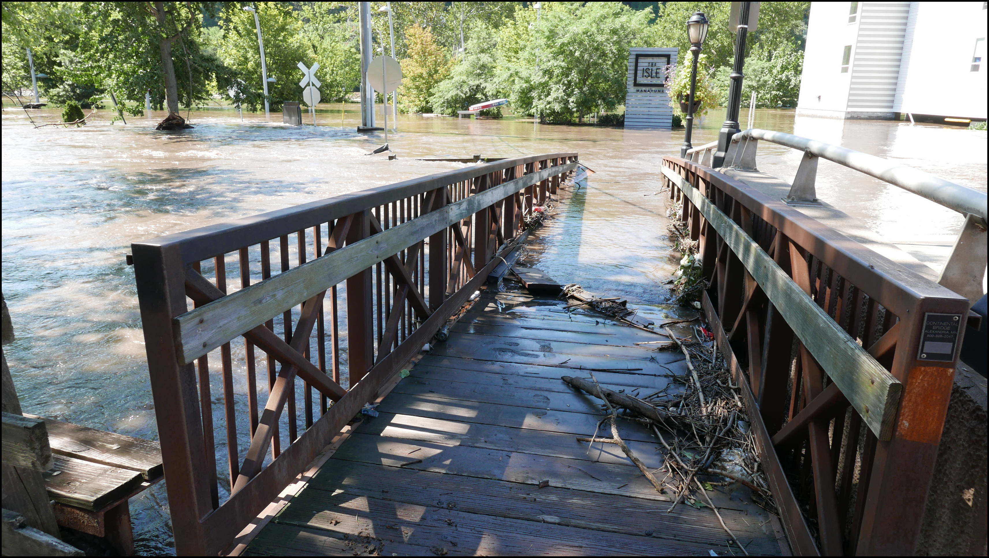 Cotton Street and the canal -- Pedestrian bridge over the canal.