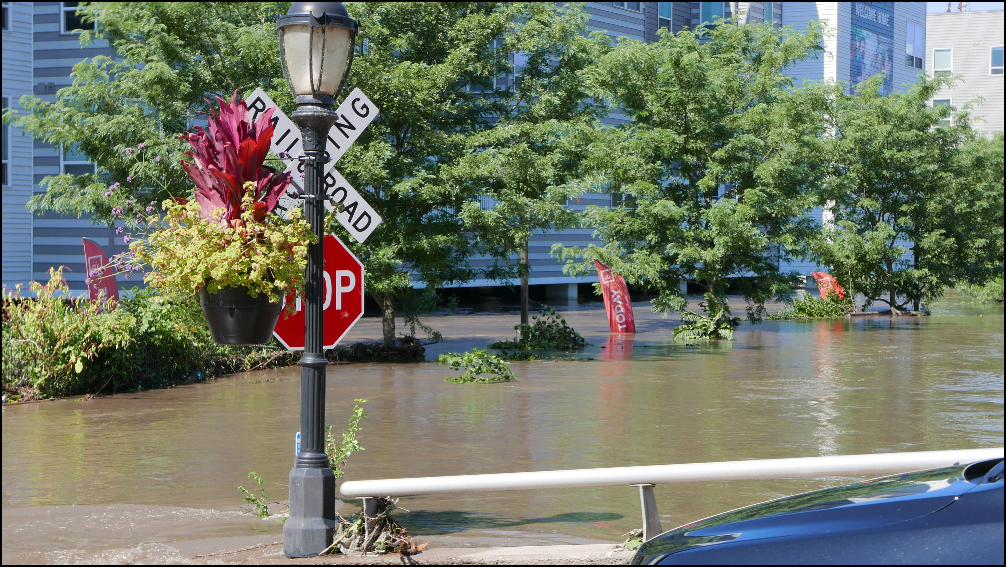 Cotton Street and the canal -- The Isle. There's a parking lot under there. Hope the got all the cars out.